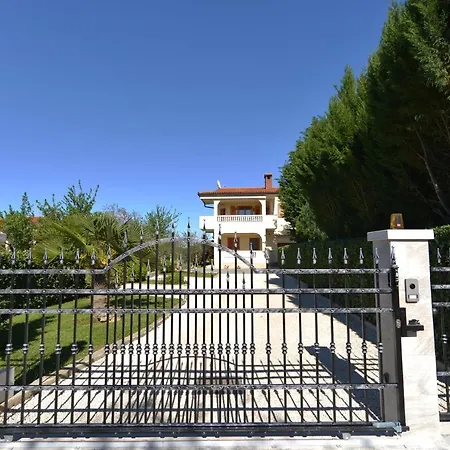 With A Parking Space Valbandon, - 20648 Apartment *